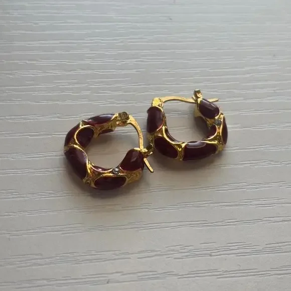 Red and gold hoop earrings - Picture 2 of 2
